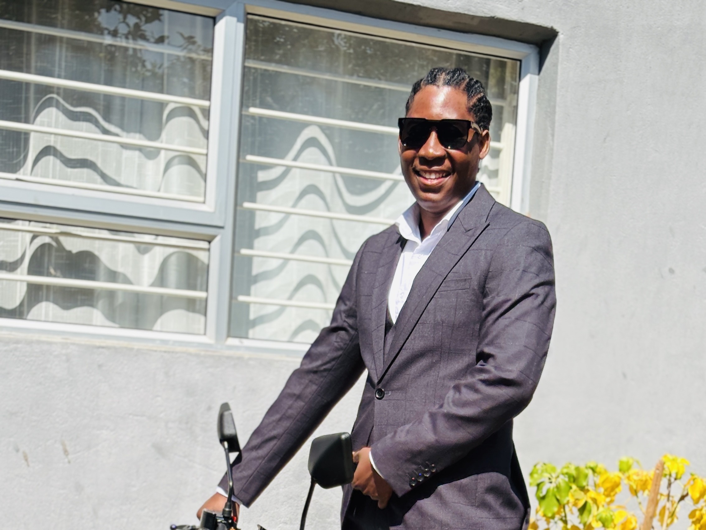 Make Money Now. keith smiling